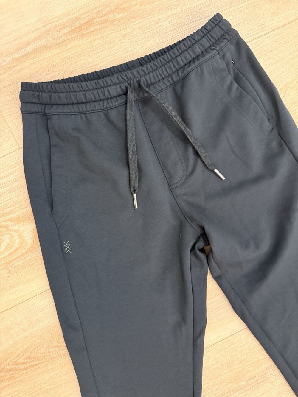 NWOT Men's Rhone Dreamstate Jogger Black - Size Small